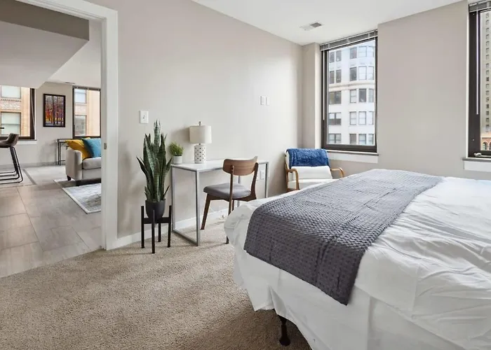 2Br Downtown Luxury Getaway